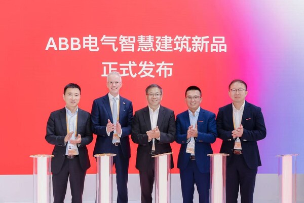 ABB在2025進(jìn)博會(huì)首發(fā)AI+電力系統(tǒng)失效預(yù)測(cè)解決方案